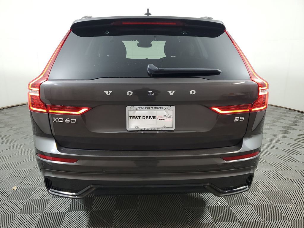 Used 2023 Volvo XC60 B5 Ultimate FWD image 7