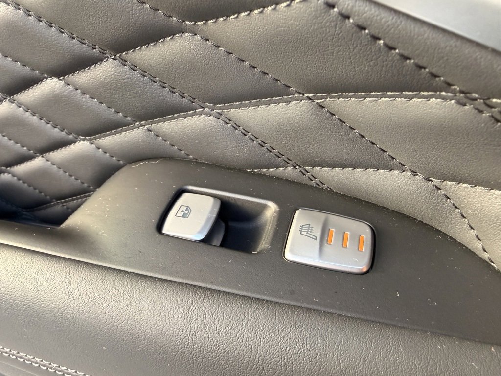 Used 2019 Genesis G70 2.0T Advanced w/ Dynamic Package image 34