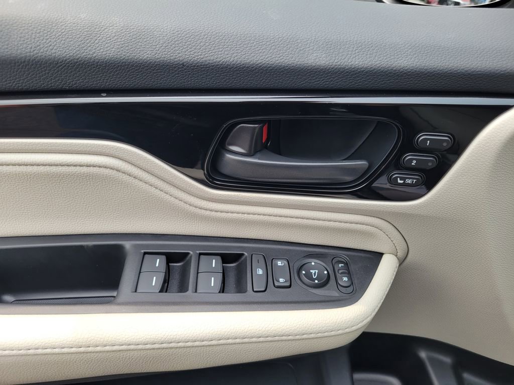 New 2026 Honda Odyssey Touring image 14