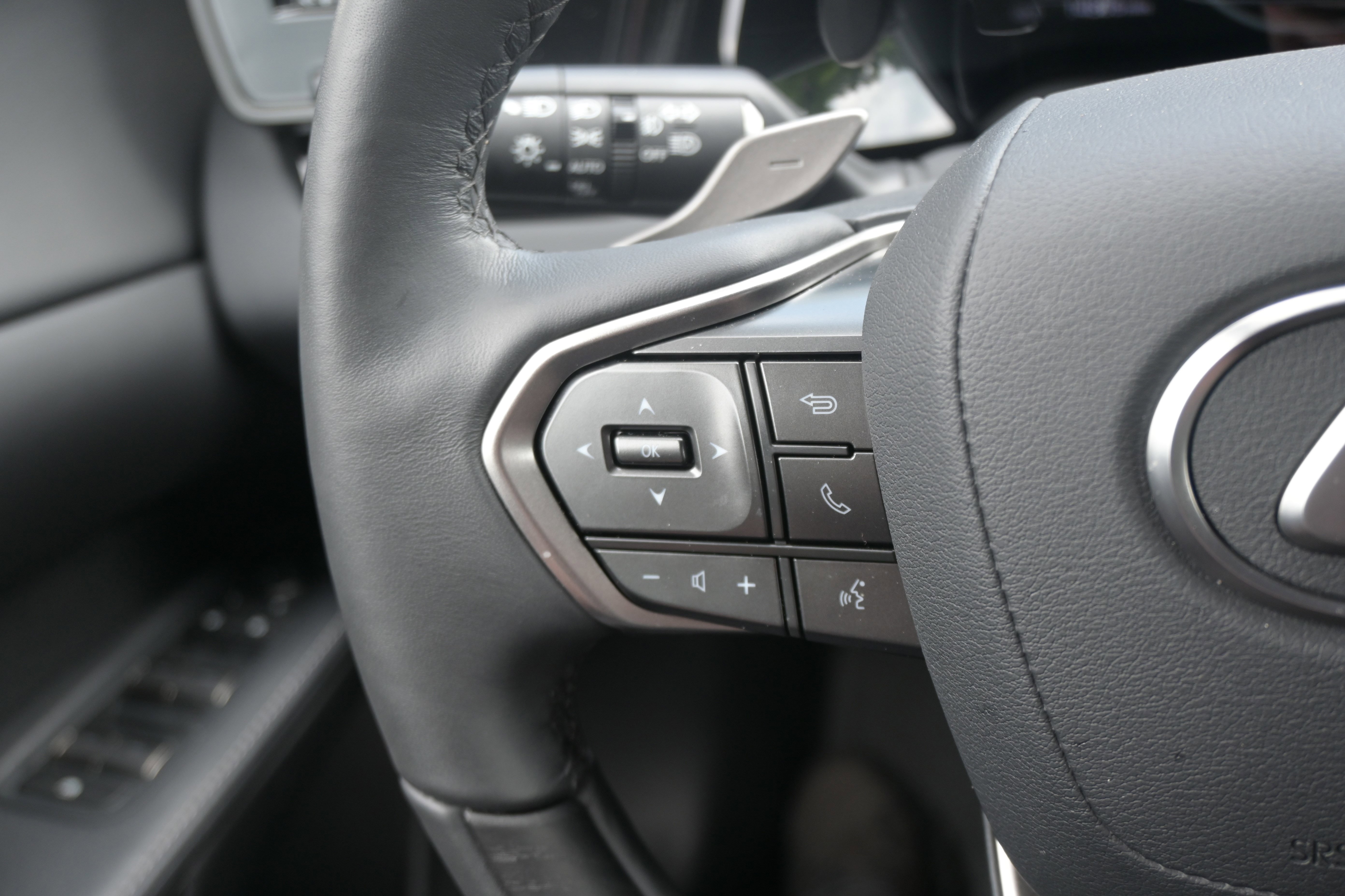 Used 2023 Lexus RX 350 Premium w/ Cold Area Package AWD/4WD image 18