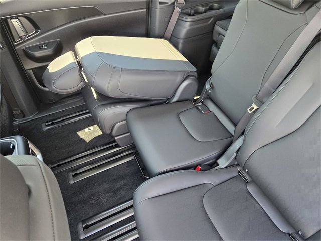 New 2026 Kia Carnival SX w/ SX Dark Edition Package image 19