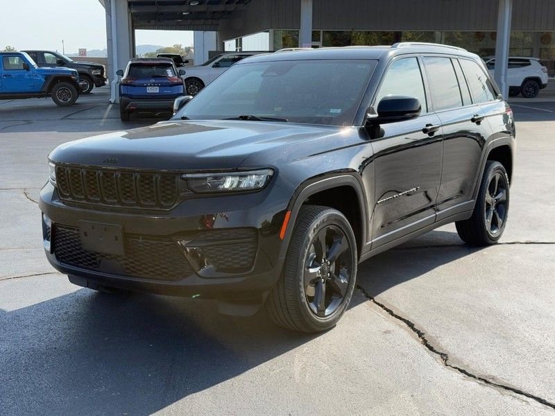 Used 2022 Jeep Grand Cherokee Altitude image 8