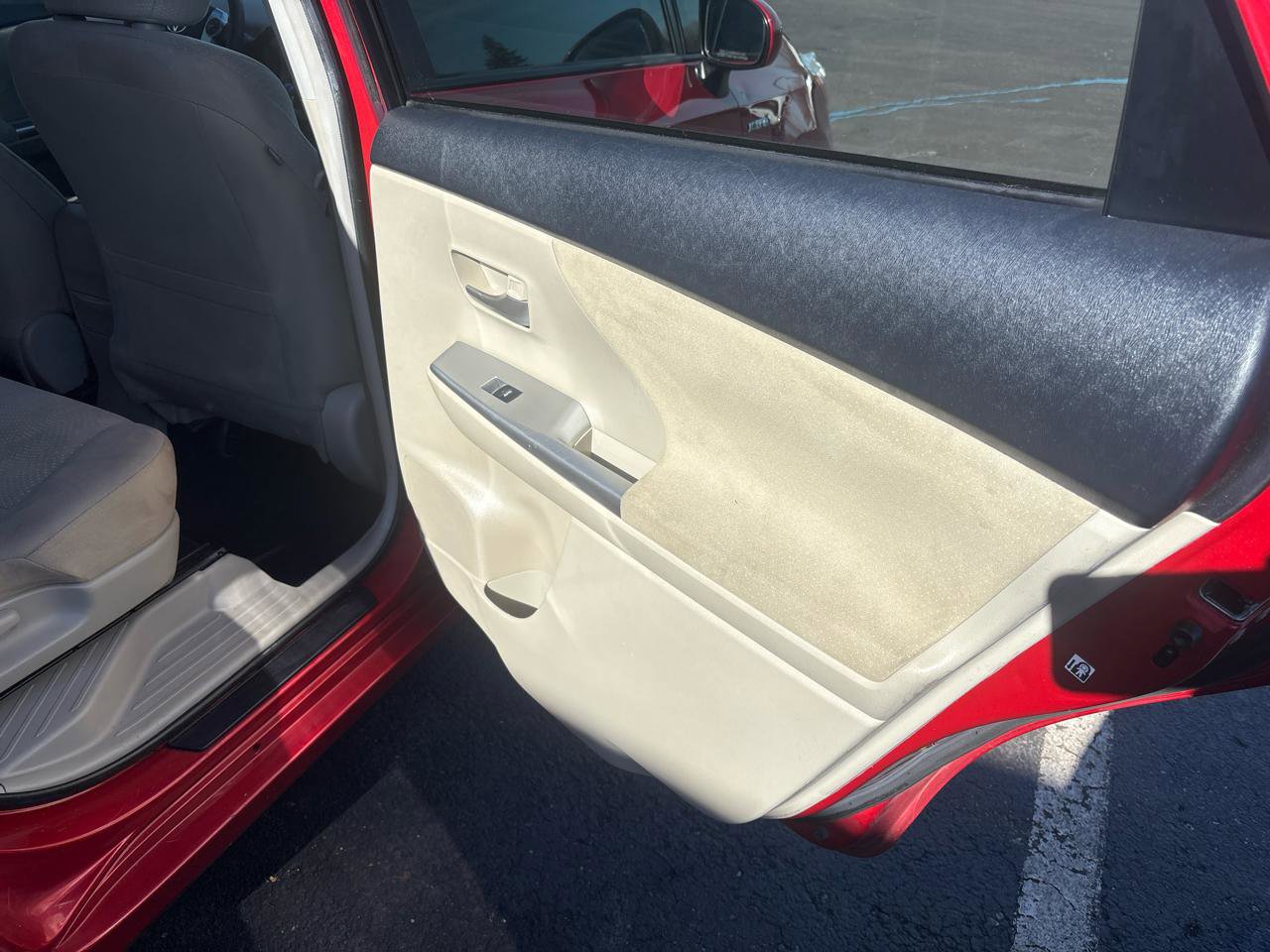 Used 2013 Toyota Prius V Three image 27