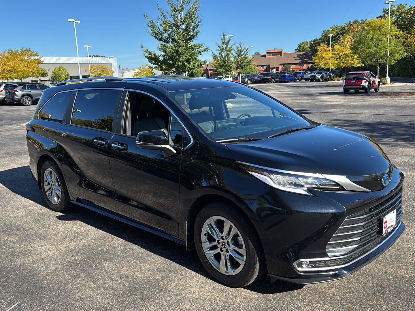 Used 2025 Toyota Sienna Limited AWD/4WD image 7