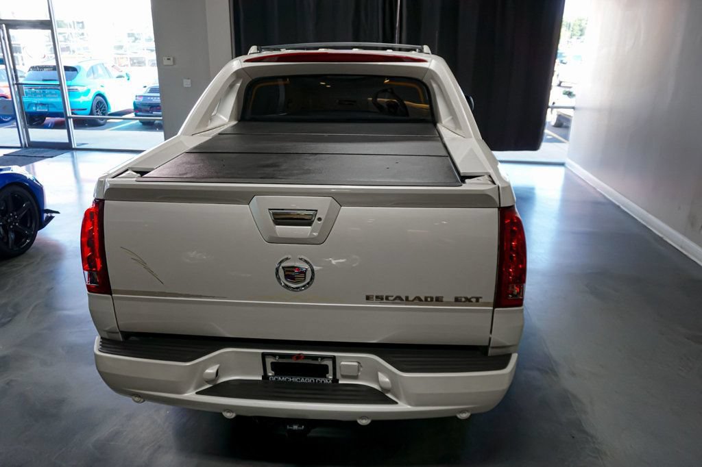 Used 2004 Cadillac Escalade EXT AWD/4WD image 61