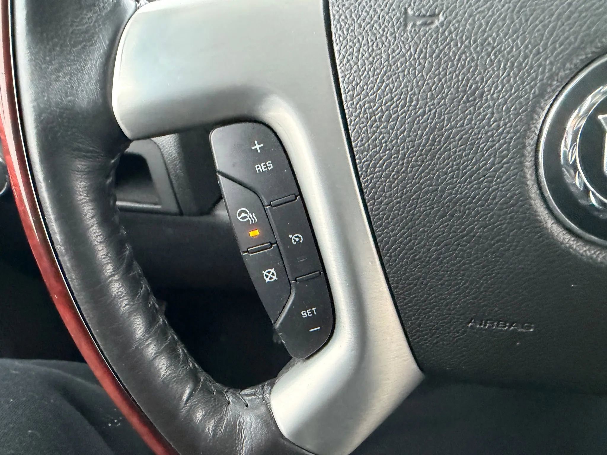 Used 2012 Cadillac Escalade Luxury image 32