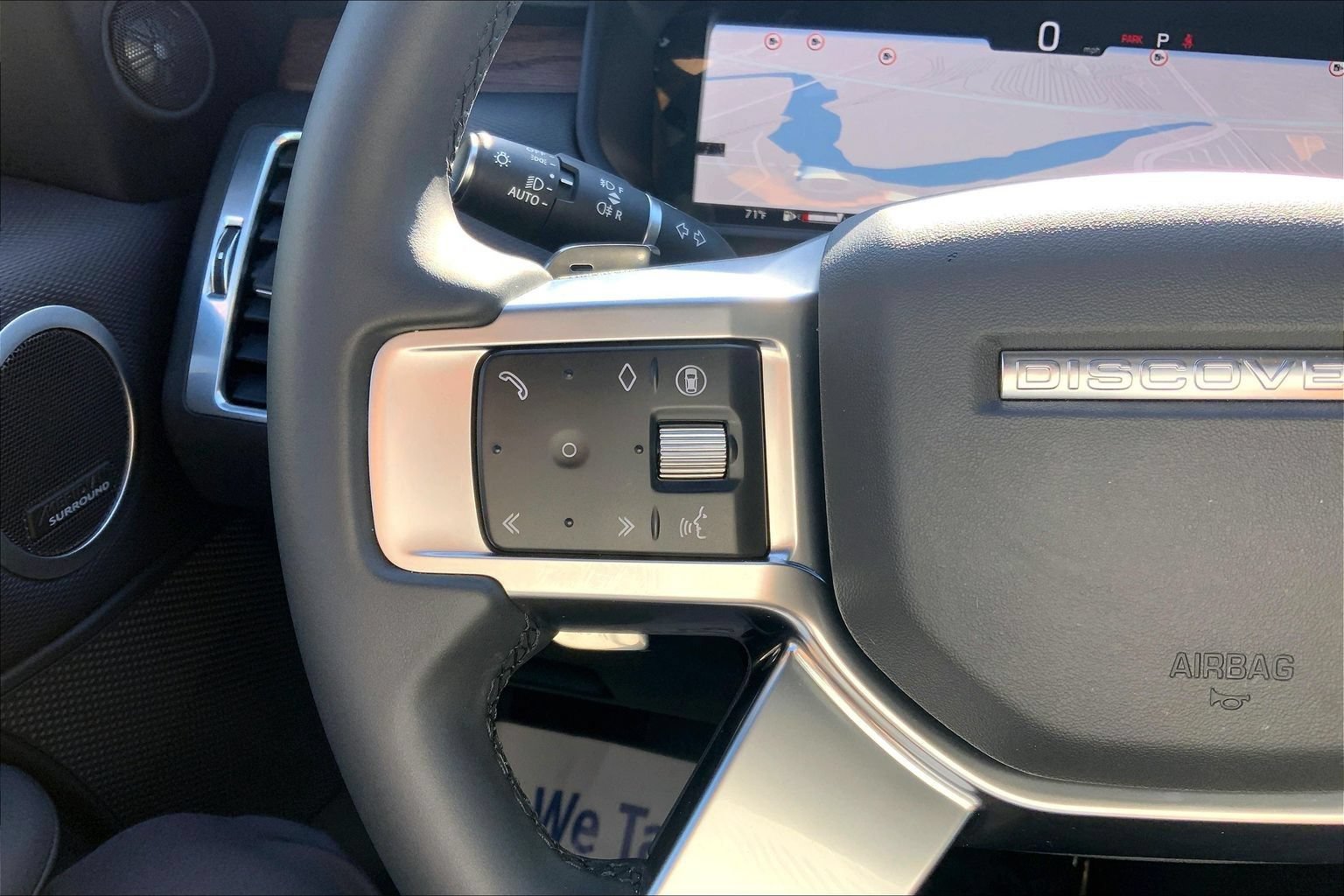 Certified 2025 Land Rover Discovery Dynamic SE AWD/4WD image 23