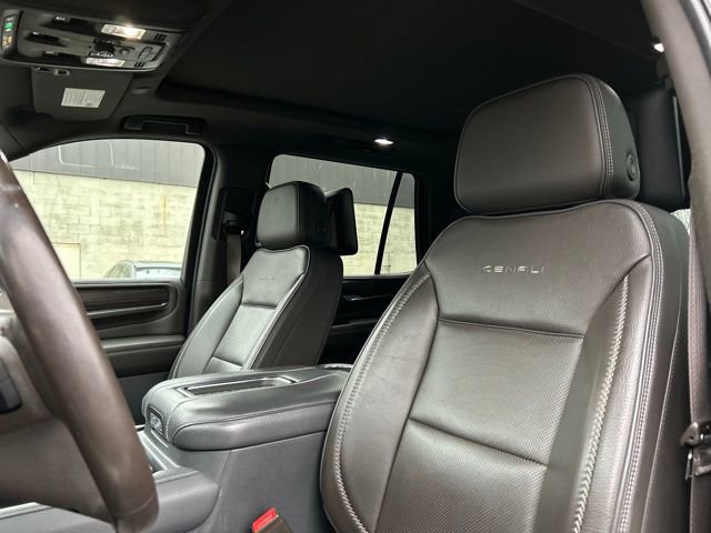 Used 2021 GMC Yukon Denali w/ Denali Premium Package image 14