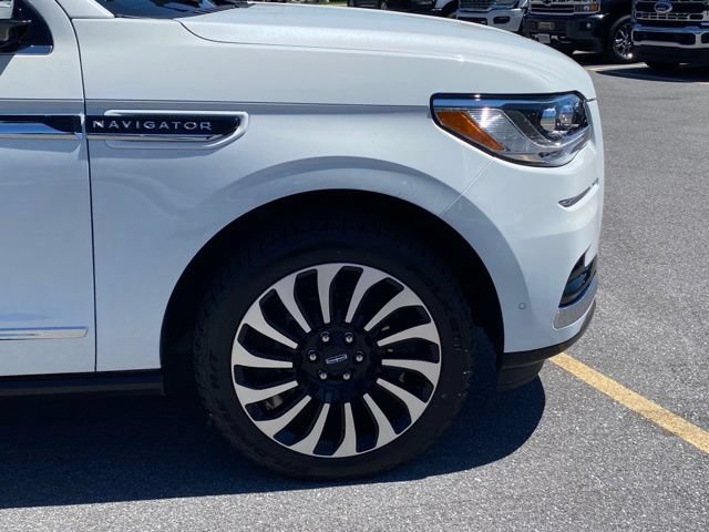 Used 2023 Lincoln Navigator Black Label AWD/4WD image 8