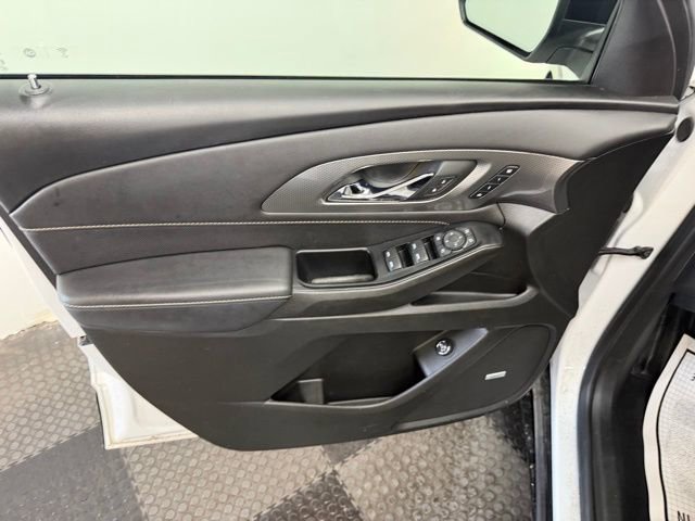 Used 2023 Chevrolet Traverse Premier w/ Redline Edition AWD/4WD image 21