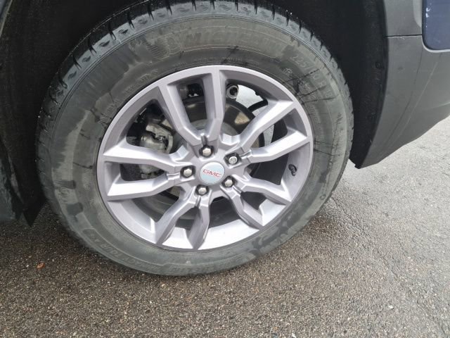 Used 2023 GMC Terrain SLT image 13