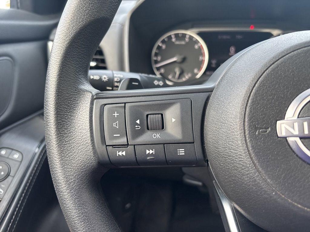 Used 2024 Nissan Rogue SV image 16