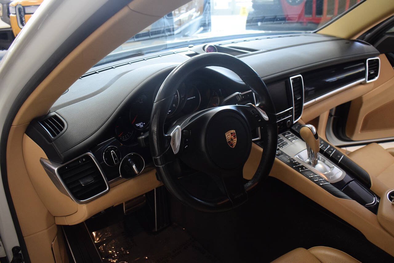 Used 2016 Porsche Panamera AWD/4WD image 21