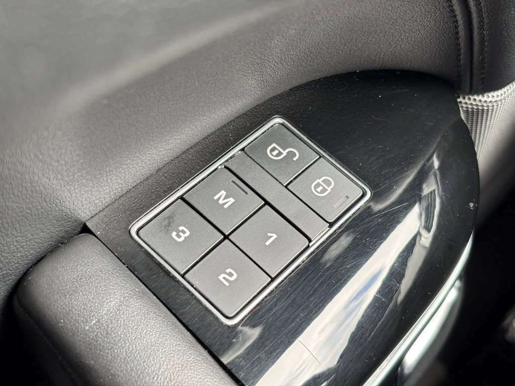 Used 2018 Land Rover Range Rover Sport HSE image 11