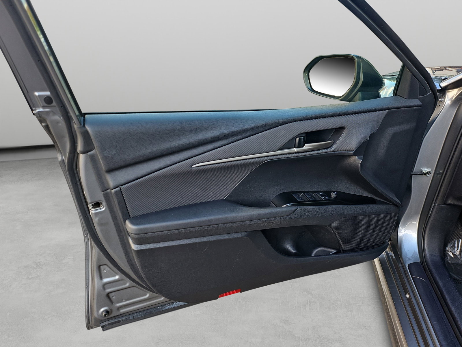 Used 2025 Toyota Camry SE FWD image 34