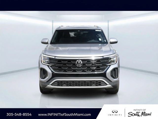 Used 2025 Volkswagen Atlas Cross Sport SE image 2