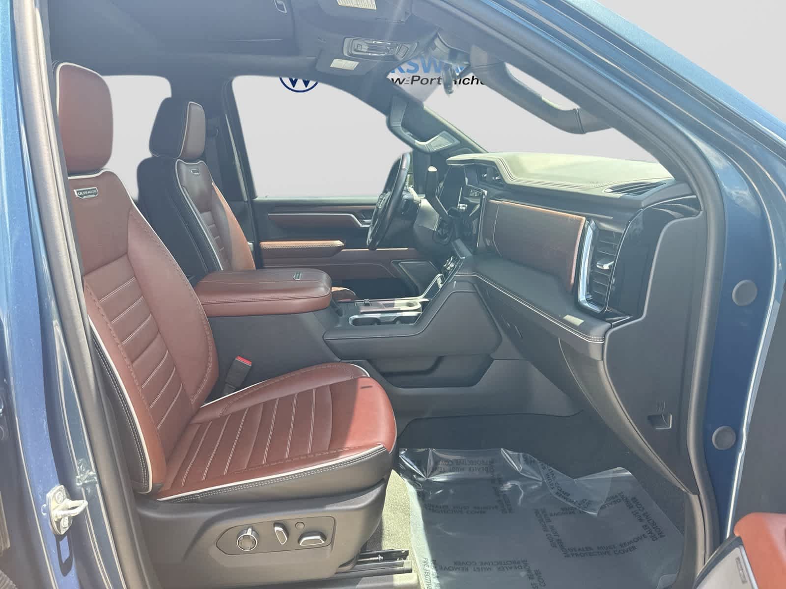 Used 2024 GMC Sierra 3500 Denali Ultimate AWD/4WD image 28