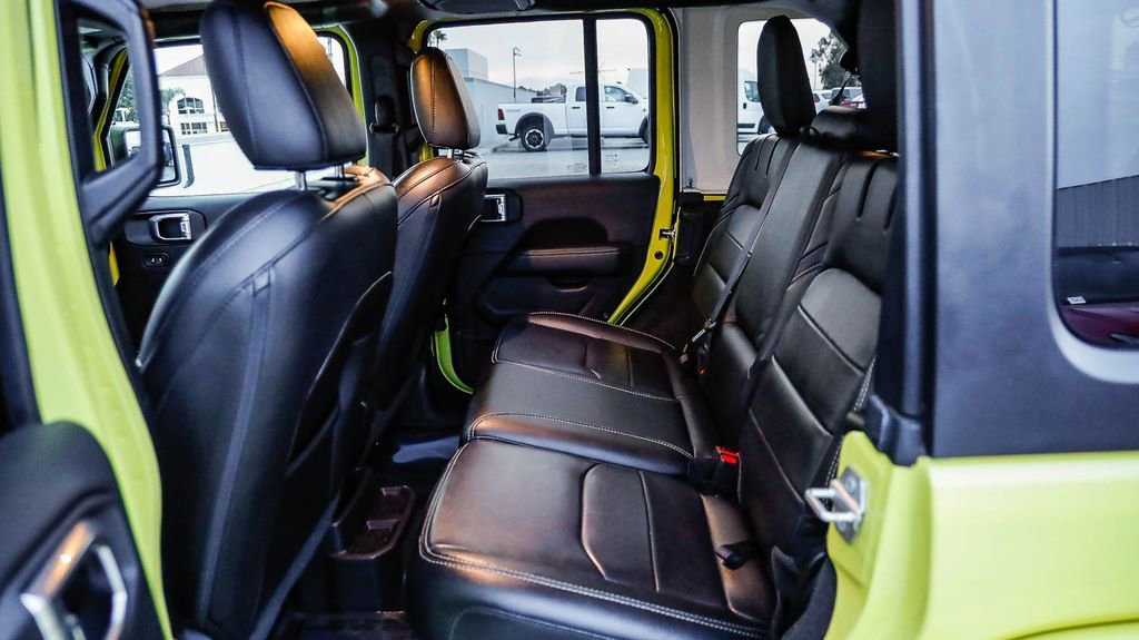 Used 2023 Jeep Wrangler Unlimited Sahara AWD/4WD image 23