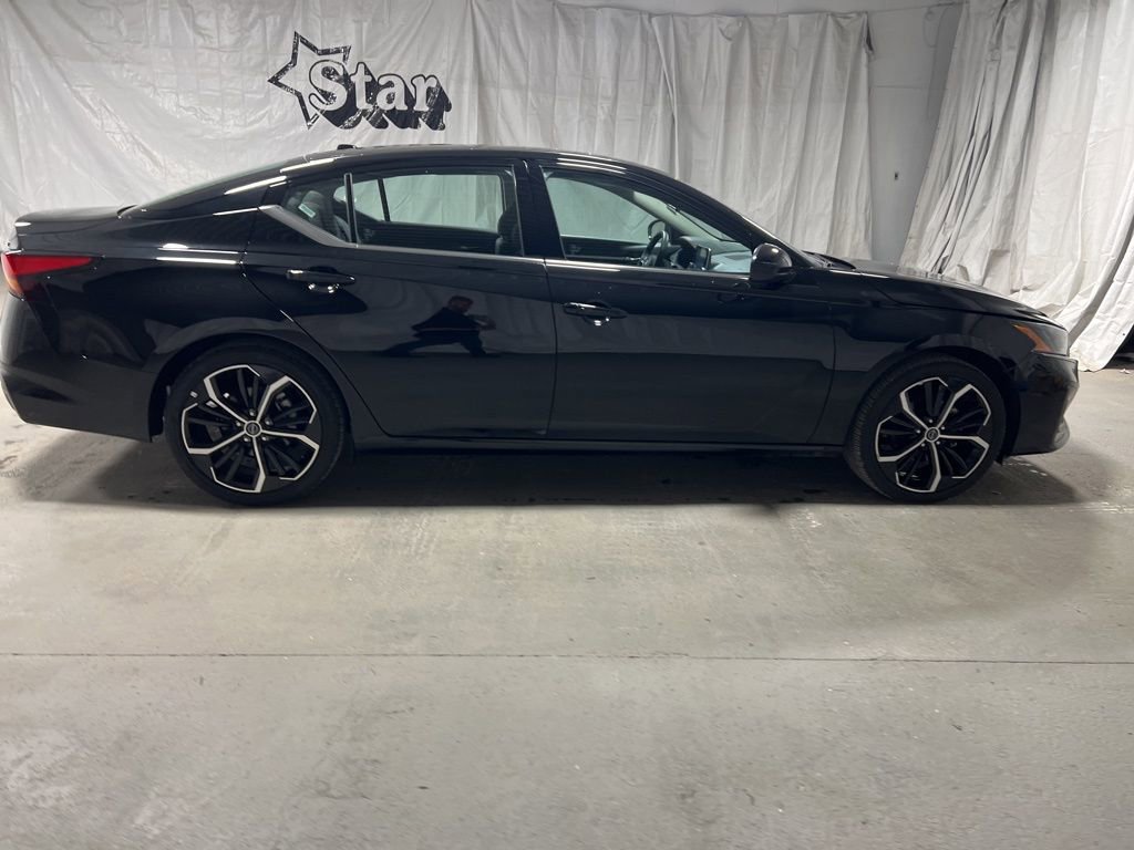 Used 2025 Nissan Altima 2.5 SR image 8