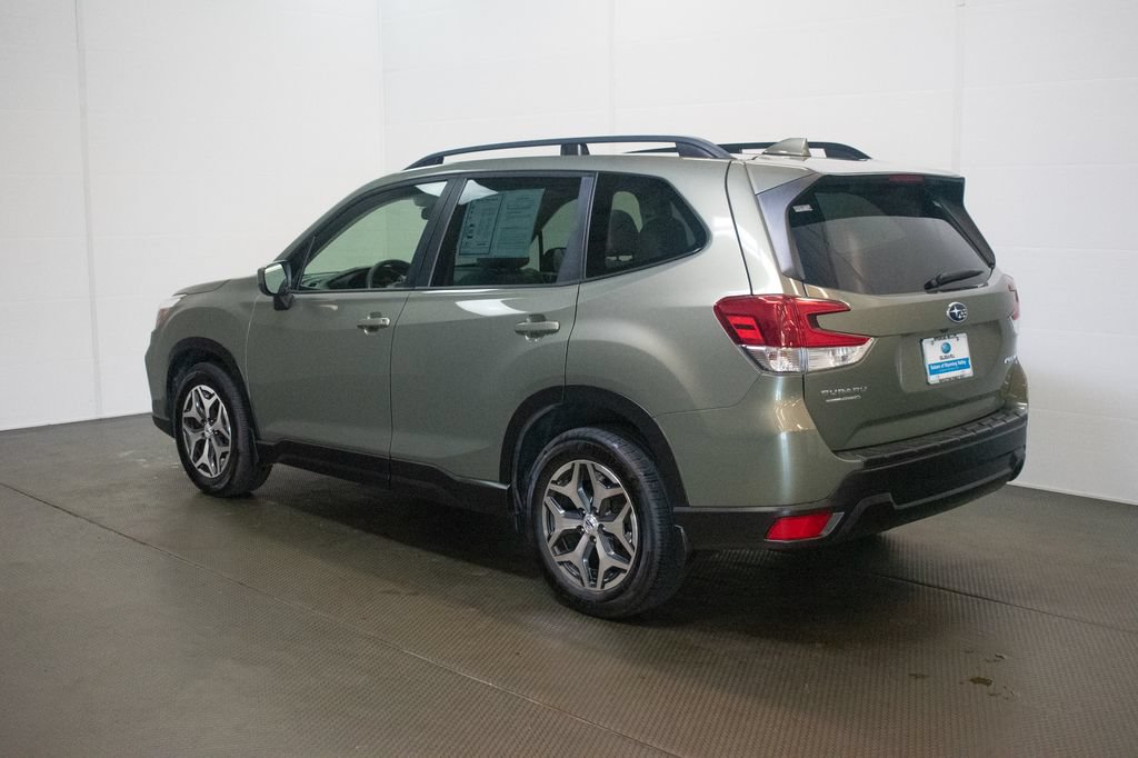 Used 2021 Subaru Forester Premium AWD/4WD image 6