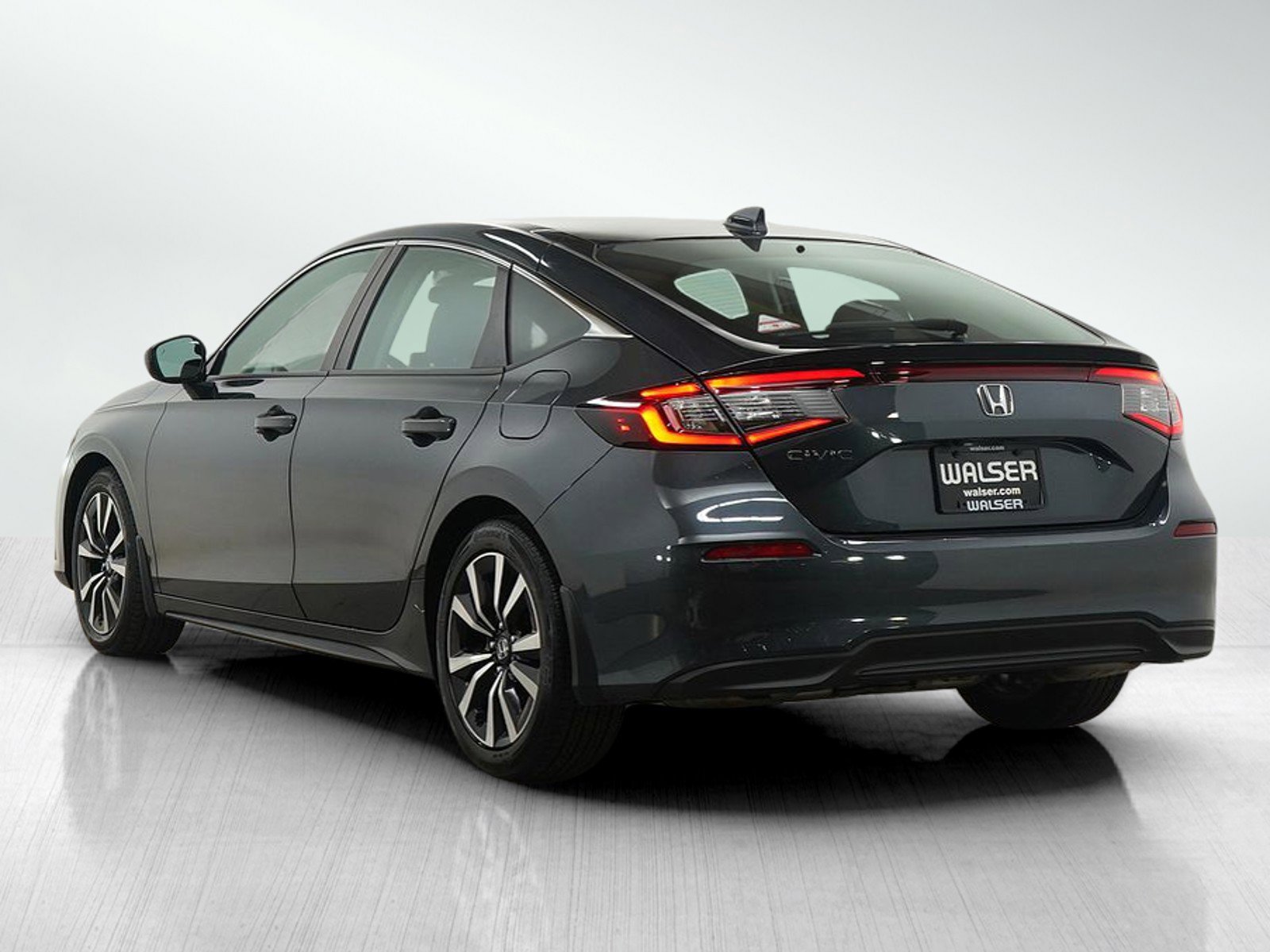 Used 2022 Honda Civic EX-L image 3