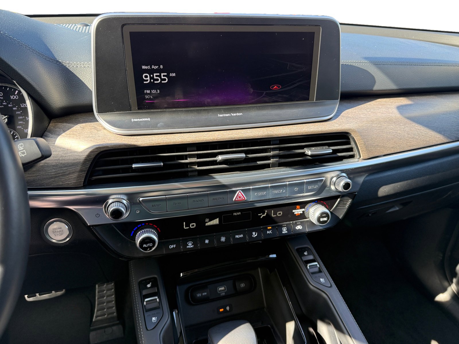 Certified 2022 Kia Telluride SX w/ Towing Package image 12