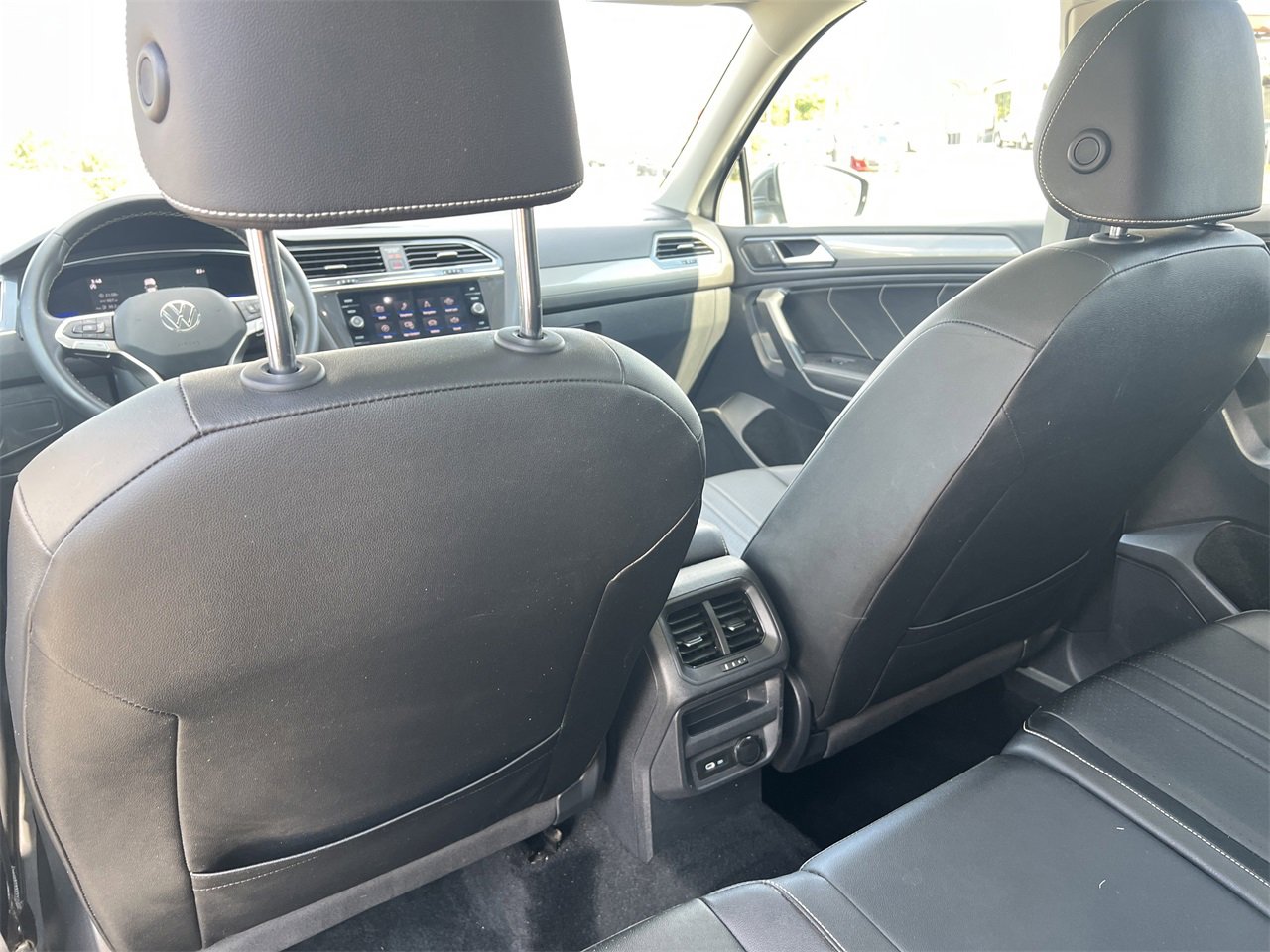 Used 2023 Volkswagen Tiguan SE image 19
