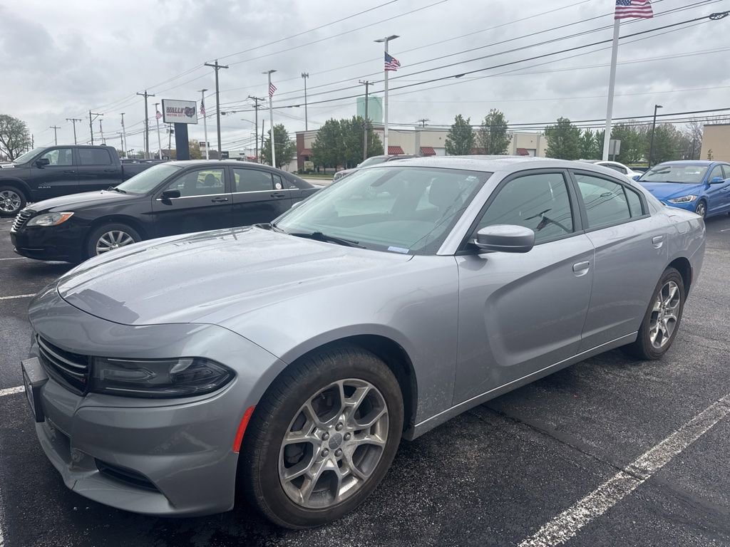 Used 2016 Dodge Charger SE w/ Power Sunroof Group AWD/4WD image 3