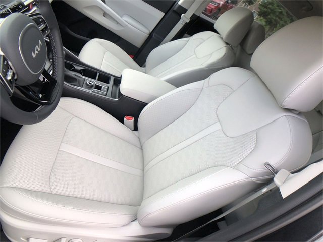 New 2025 Kia Sorento S image 11