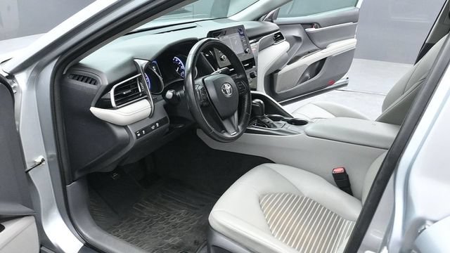 Used 2022 Toyota Camry SE FWD image 12