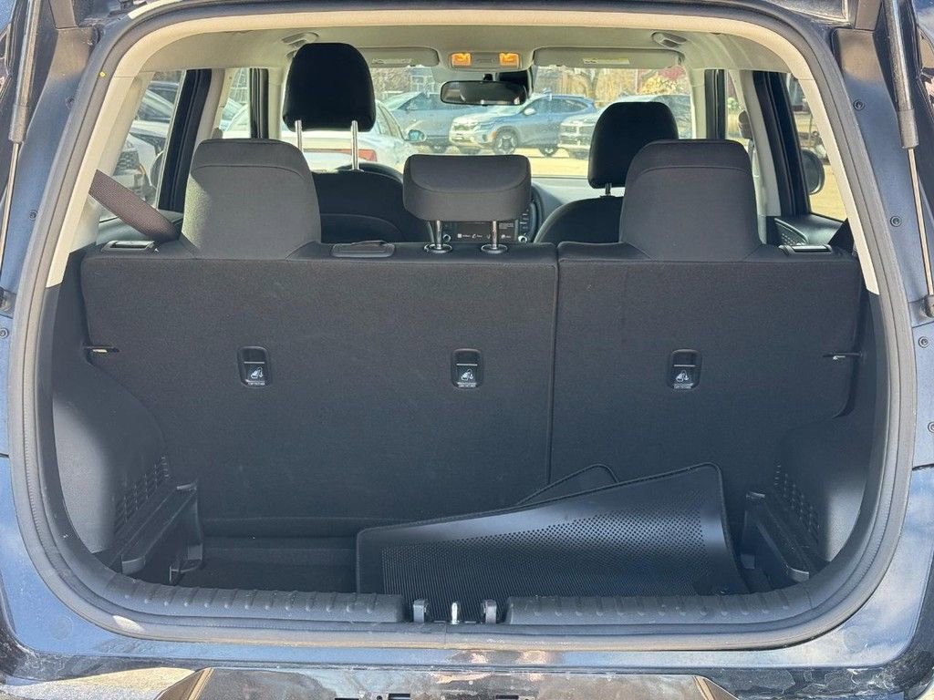 Used 2025 Kia Soul LX FWD image 5