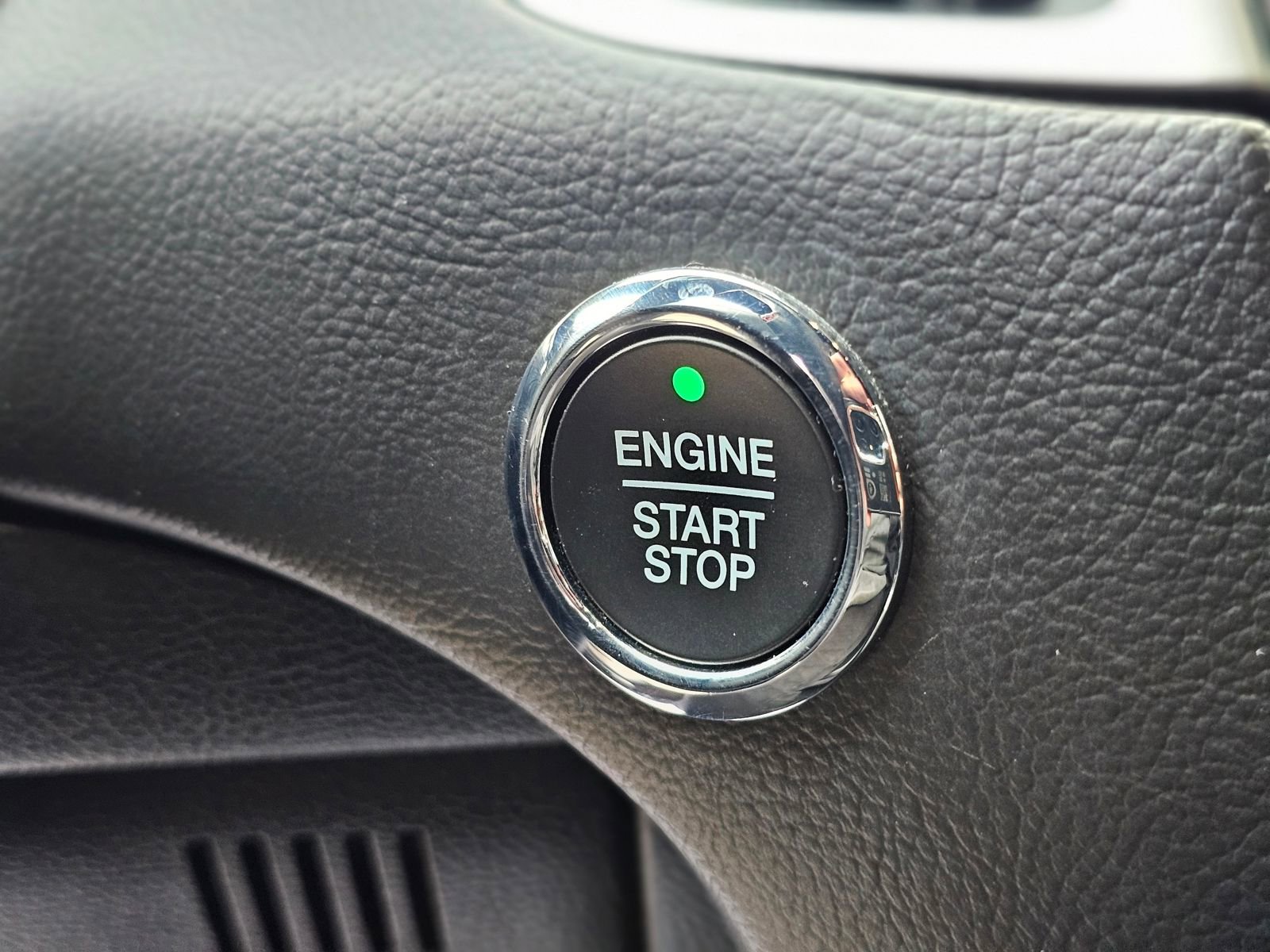 Used 2020 Ford Edge ST-Line FWD image 16