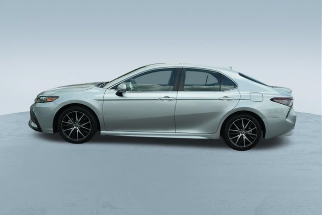Used 2023 Toyota Camry SE FWD image 4