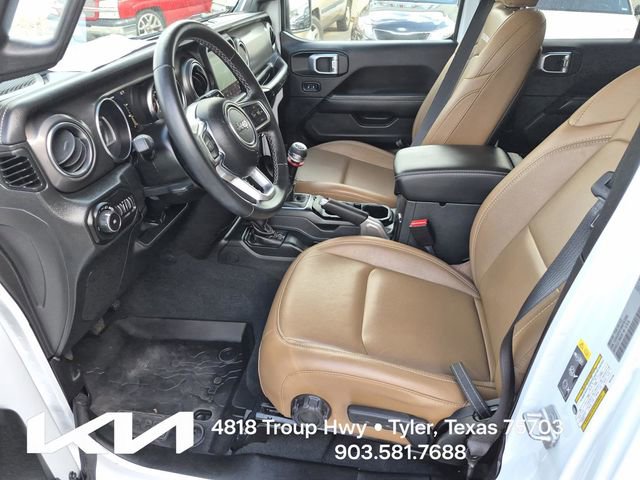 Used 2022 Jeep Wrangler Unlimited Rubicon w/ LED Lighting Group AWD/4WD image 18