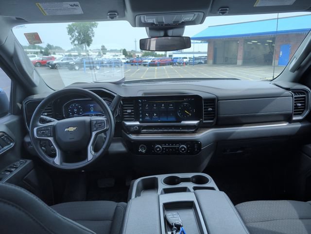 Used 2023 Chevrolet Silverado 1500 LT AWD/4WD image 14