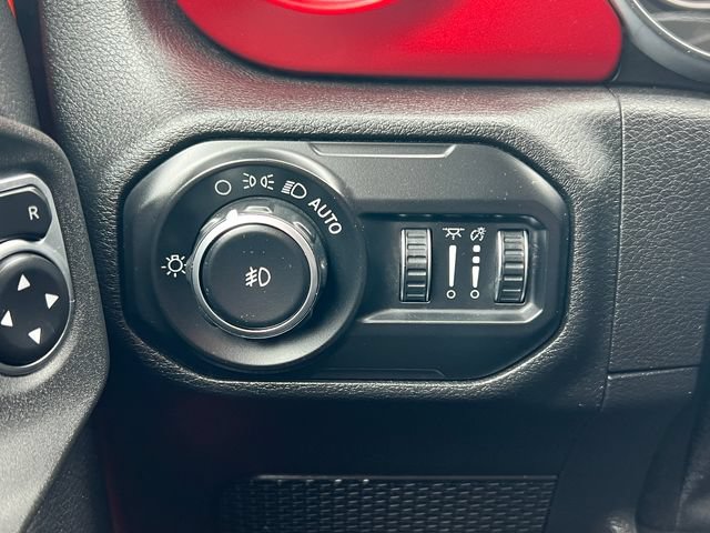 Used 2020 Jeep Wrangler Unlimited Rubicon w/ Uconnect 4C Nav & Sound Group AWD/4WD image 19