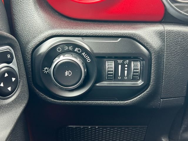 Used 2020 Jeep Wrangler Unlimited Rubicon w/ Uconnect 4C Nav & Sound Group image 19