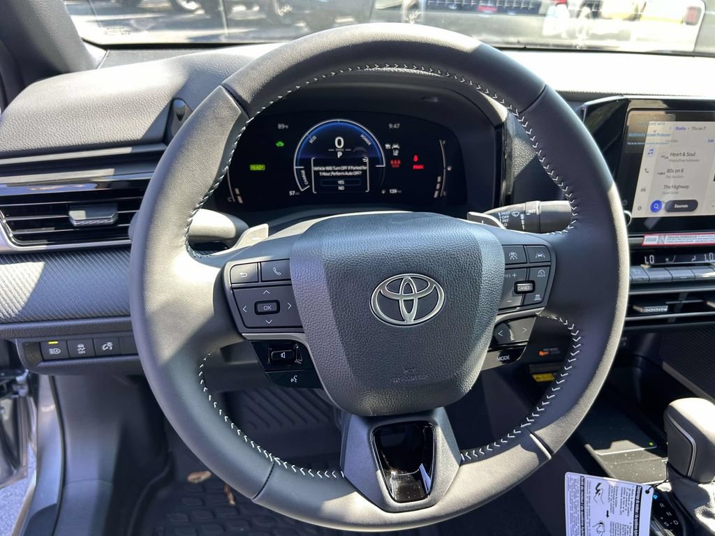 New 2026 Toyota Camry Hybrid FWD image 18