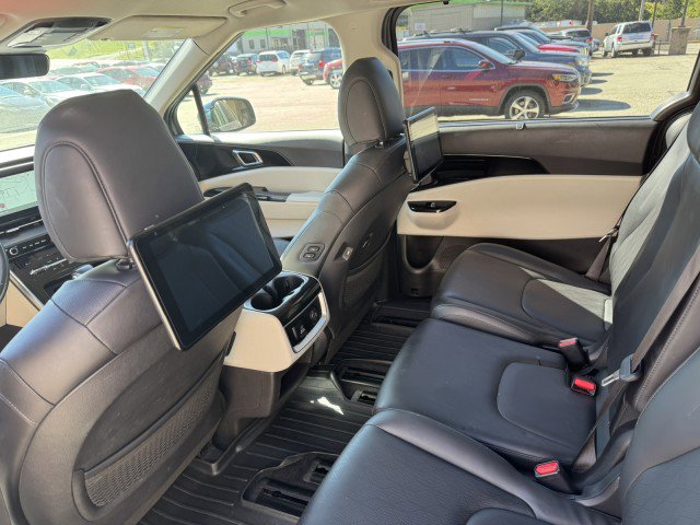 Used 2022 Kia Carnival SX image 12