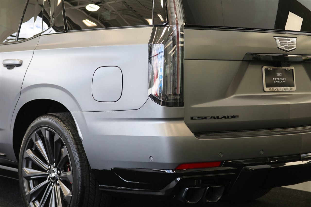 Used 2026 Cadillac Escalade V w/ LPO, Onyx Lite Package AWD/4WD image 15