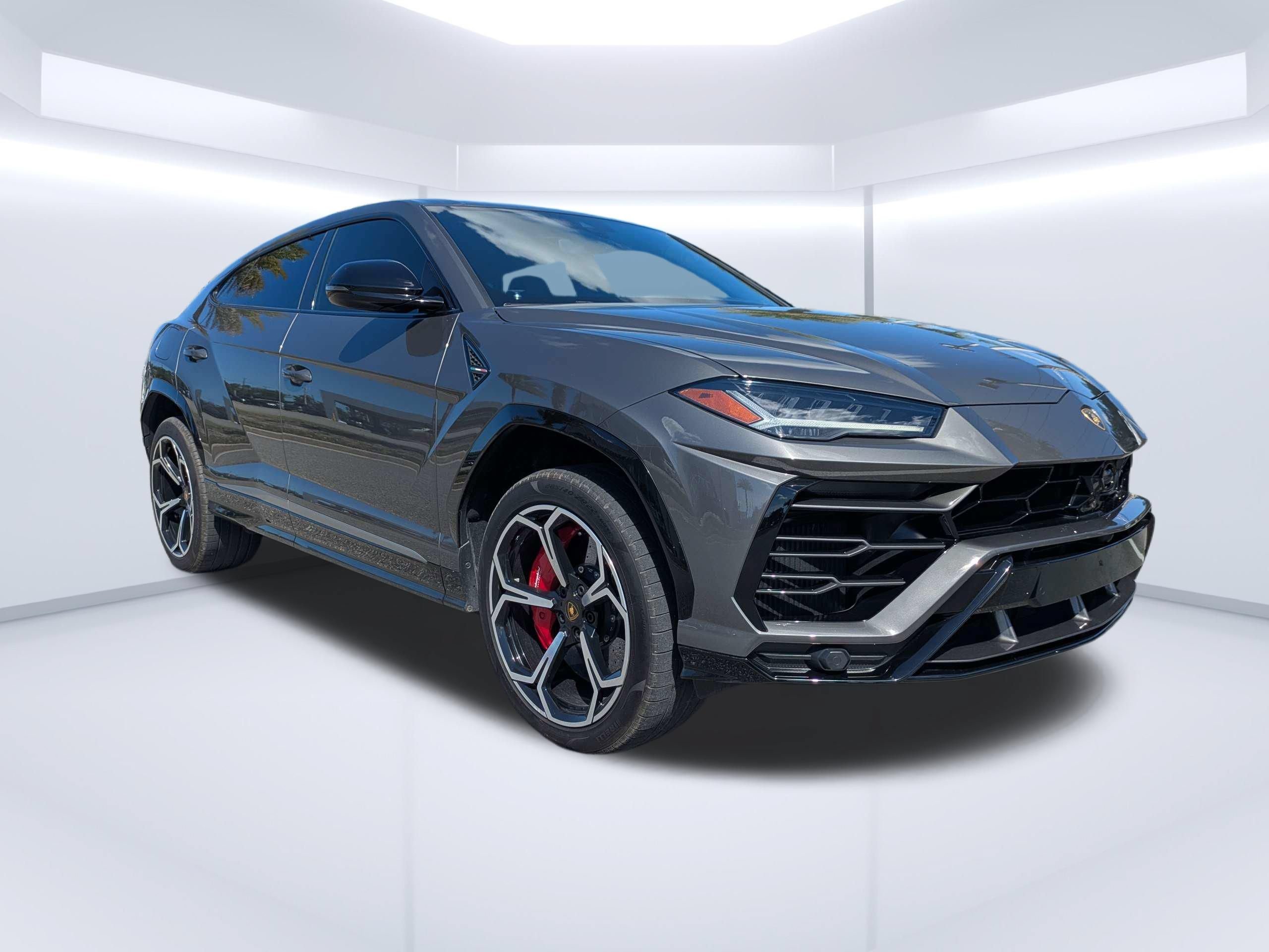 Used 2021 Lamborghini Urus AWD/4WD image 1
