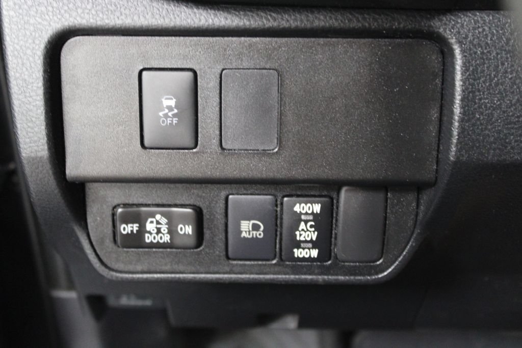Used 2021 Toyota Tacoma TRD Off-Road AWD/4WD image 40