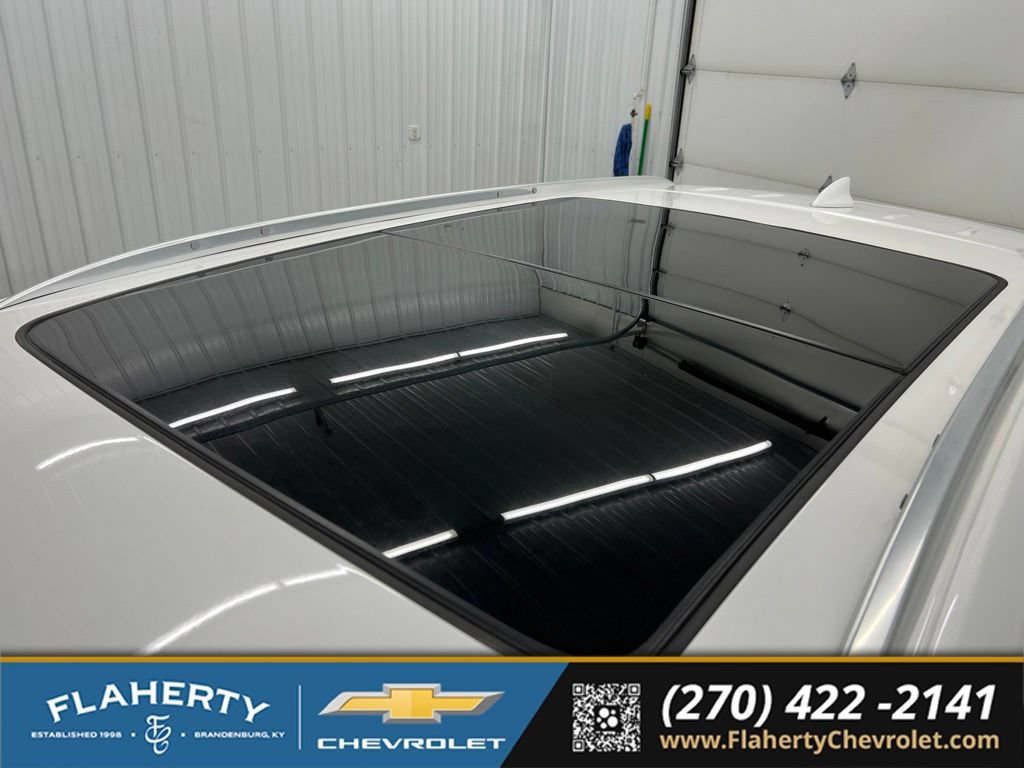 Used 2020 Cadillac XT5 Premium Luxury w/ LPO, Floor Liner Package AWD/4WD image 38