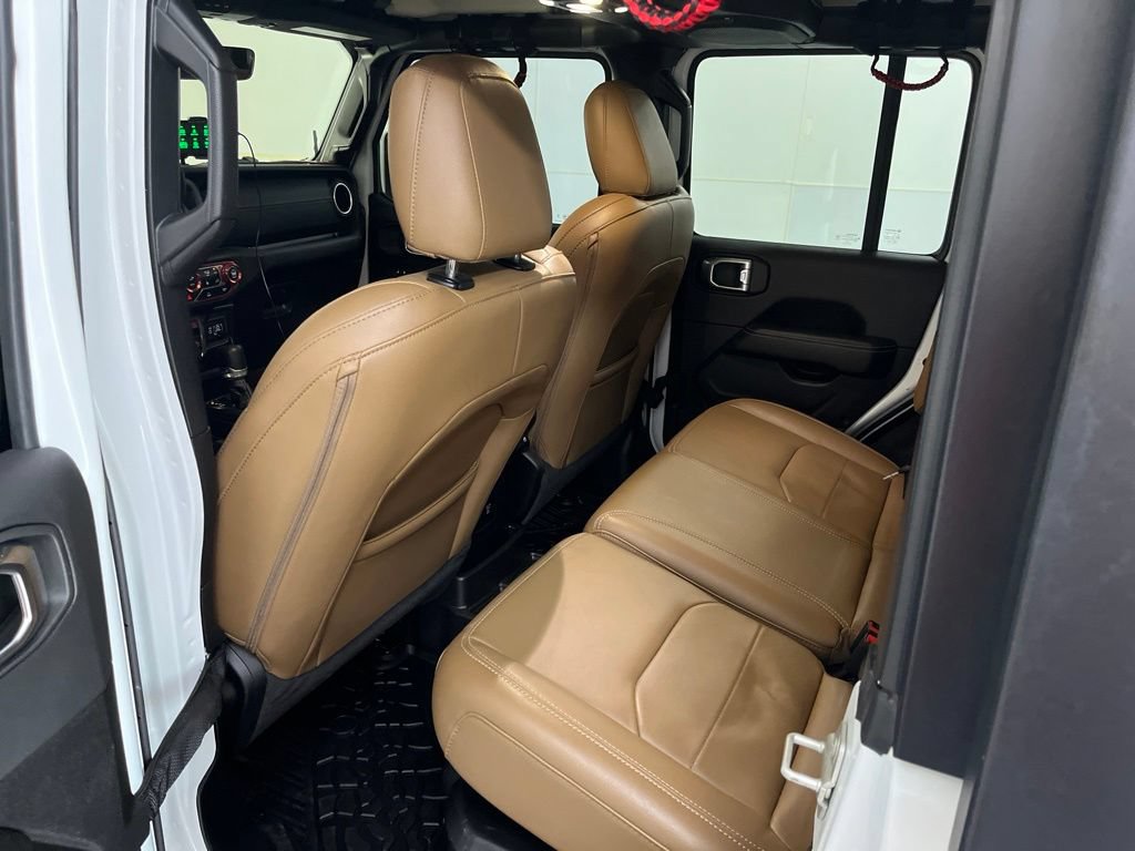 Used 2023 Jeep Wrangler Unlimited Sahara w/ Cold Weather Group AWD/4WD image 24