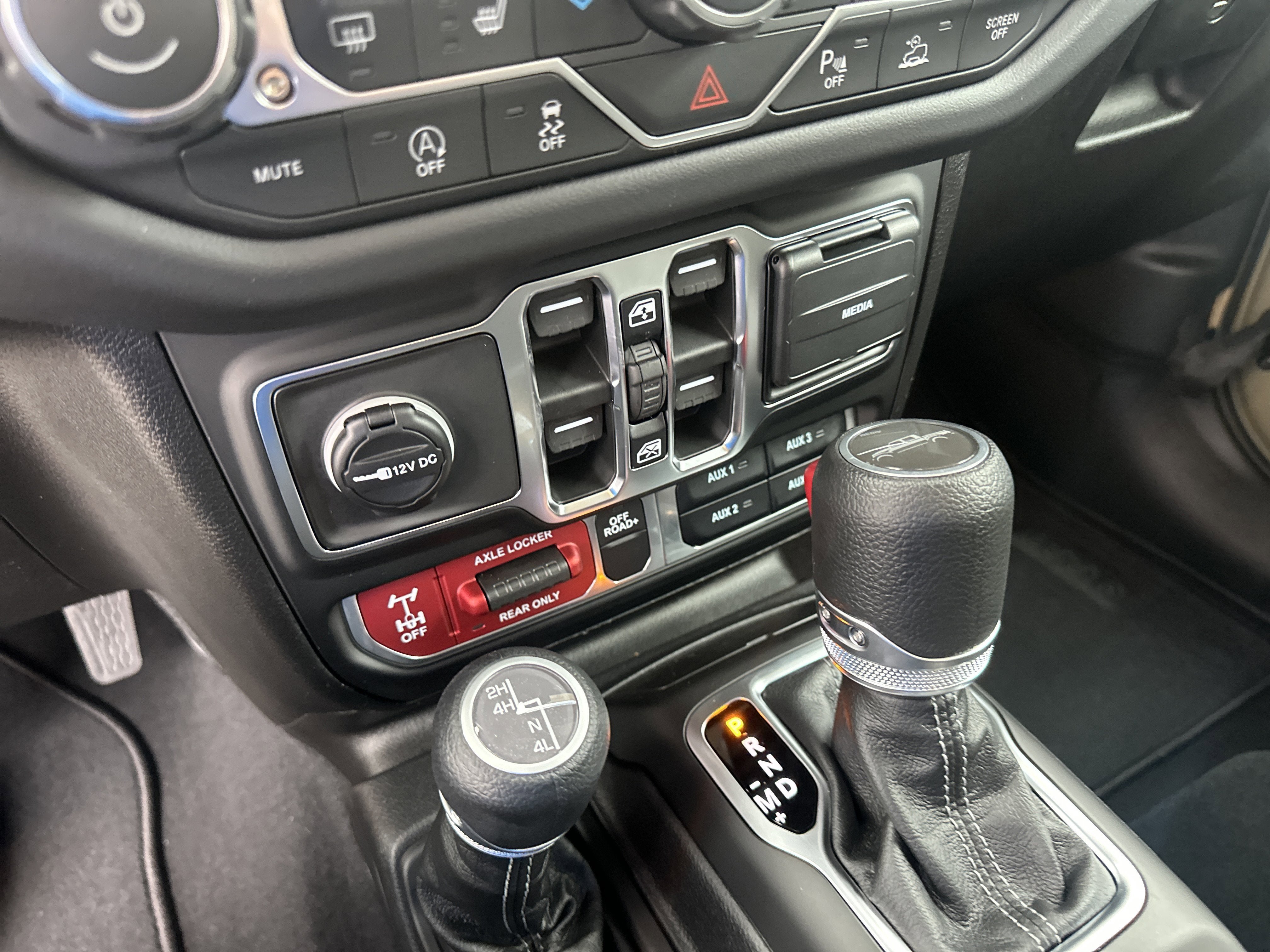 New 2026 Jeep Gladiator Mojave w/ Safety Group AWD/4WD image 33