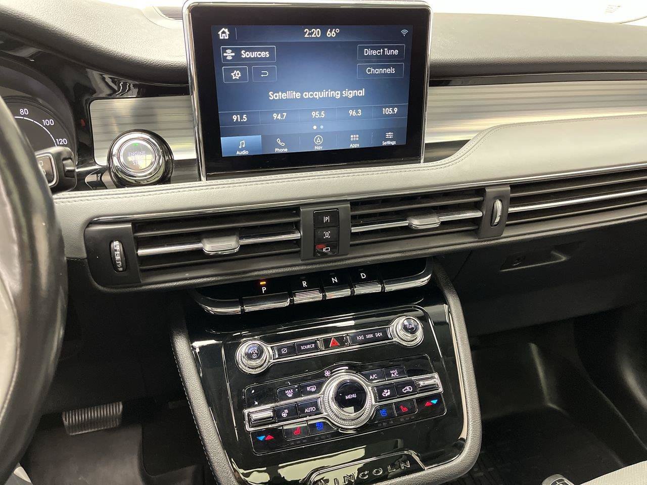 Used 2022 Lincoln Corsair AWD w/ Premium Package image 19
