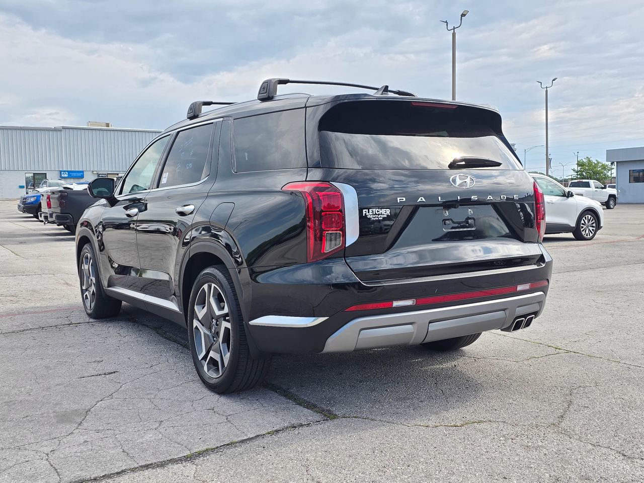 Used 2024 Hyundai Palisade Limited FWD image 4