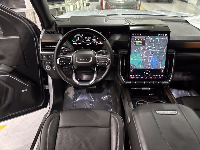 Used 2026 GMC Yukon Denali w/ Advanced Technology Package AWD/4WD image 34