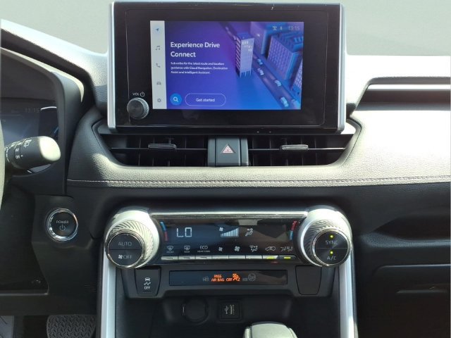 Used 2023 Toyota RAV4 XLE AWD/4WD image 18