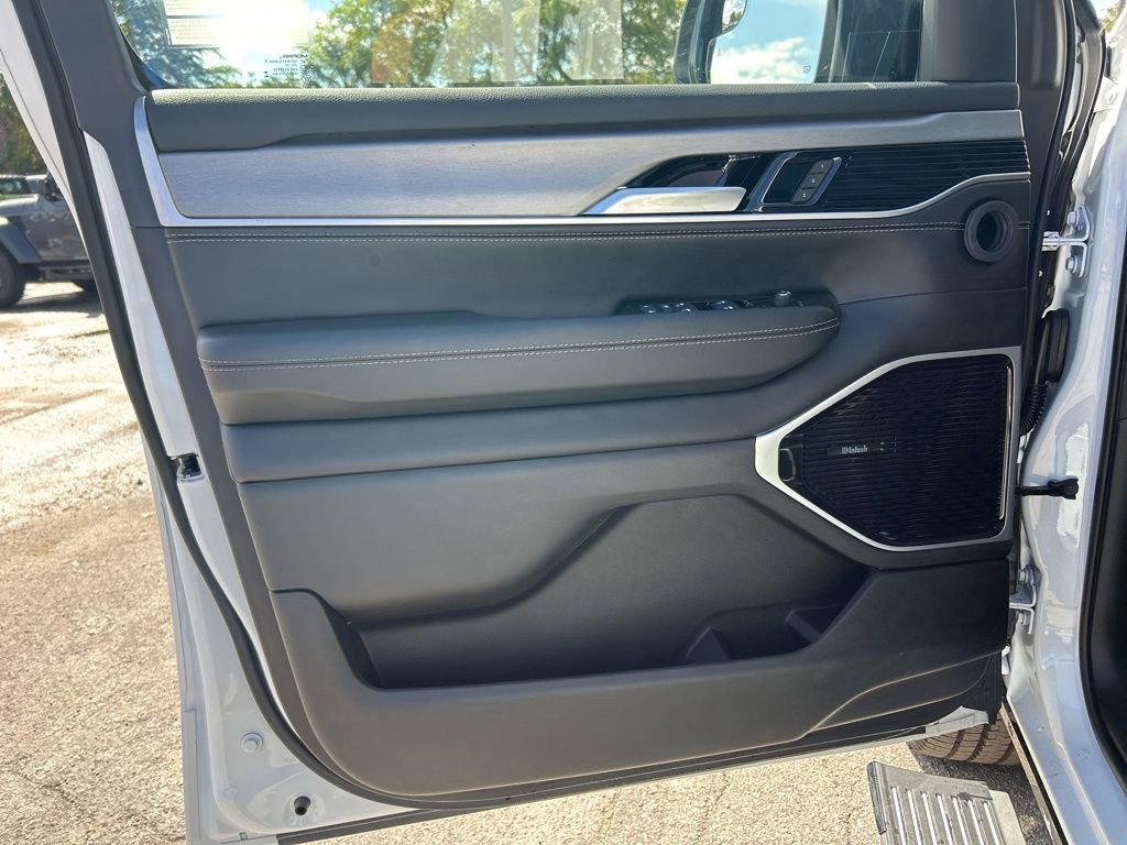 New 2026 Jeep Grand Wagoneer L Limited w/ Premium Group II image 37